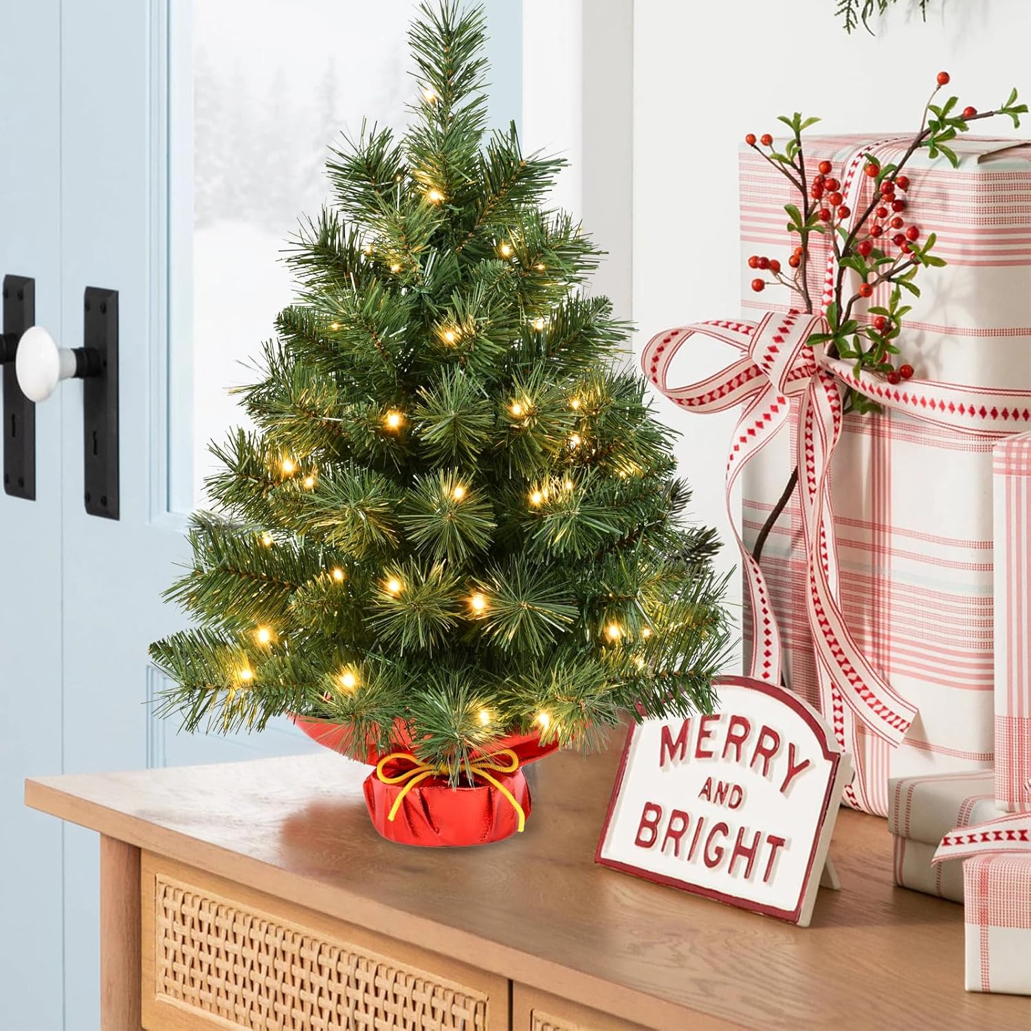 Pre-lit 2ft Small Christmas Tree, Leeheeyee Artificial mini Christmas Tree with 50 LED Lights, Battery Operated Tabletop Xmas Tree with Burlap Base for Table Desk Home Christmas Decor